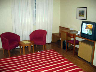 Seville Hotel - room
