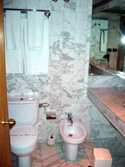 Seville Hotel room - bathroom